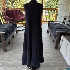 * NWOT* Nile | V- Neck Navy Knit Dress